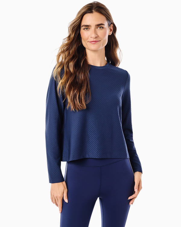 'On model product image of Active Mesh Walnut Long Sleeve Bundle in Navy/Super White'